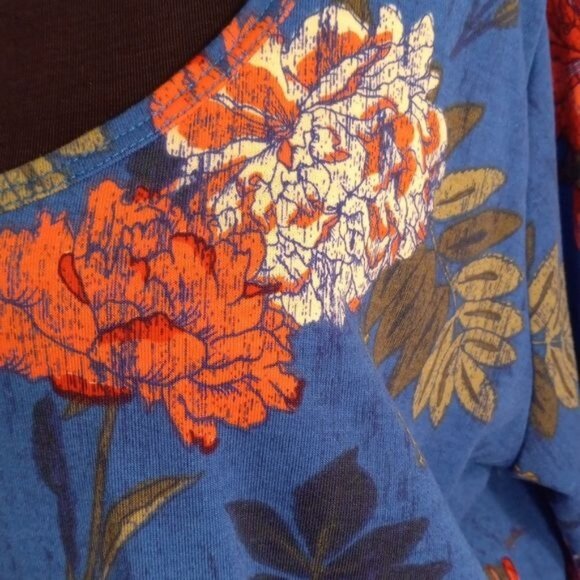 Lularoe XL Tunic Top Floral Print Long Sleeve Blue Pink Tee Shirt Hi-Low Stretch - Picture 3 of 8